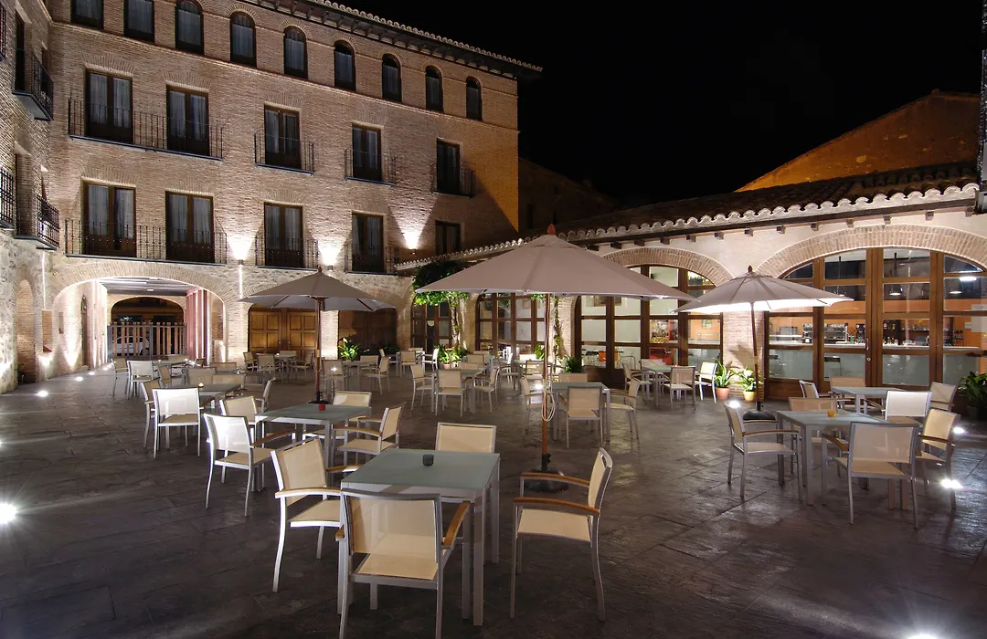 Hotel Cienbalcones-1