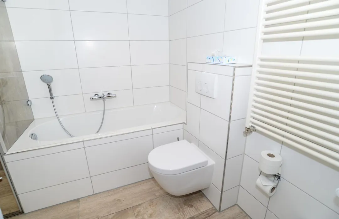 Hotel Op Diek-1