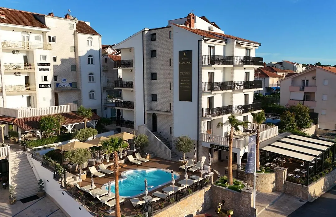 Hotel Vagabundo - Heated Pool , Stunning View & Breakfast-1