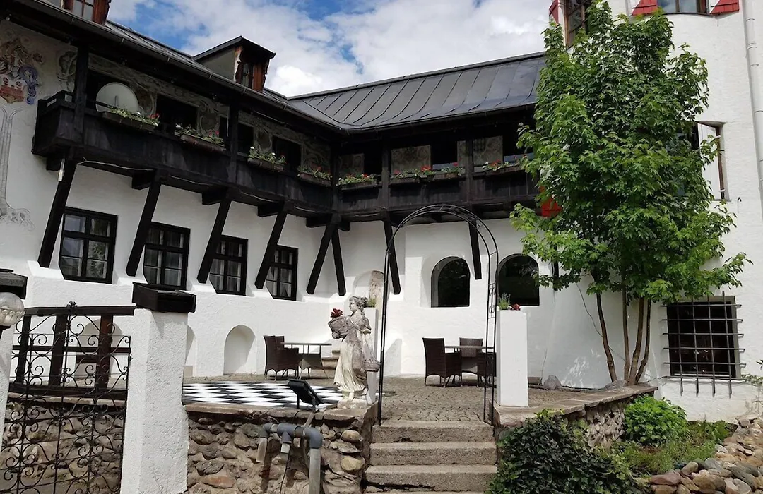 Family Hotel Schloss Rosenegg-1
