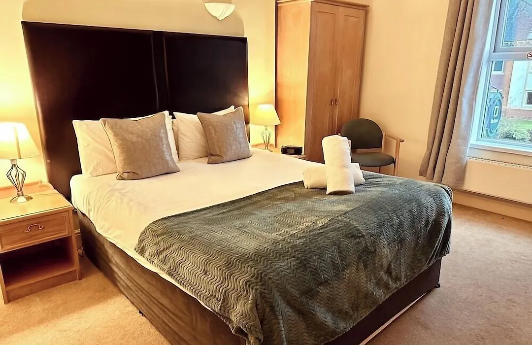Stratford Limes Hotel-1