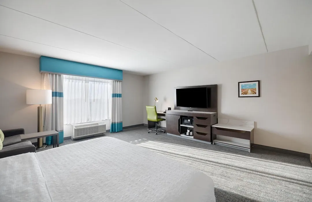 Hampton Inn By Hilton Winnipeg-1