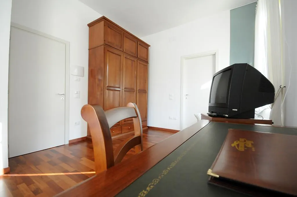 Guest House Domus Urbino-1