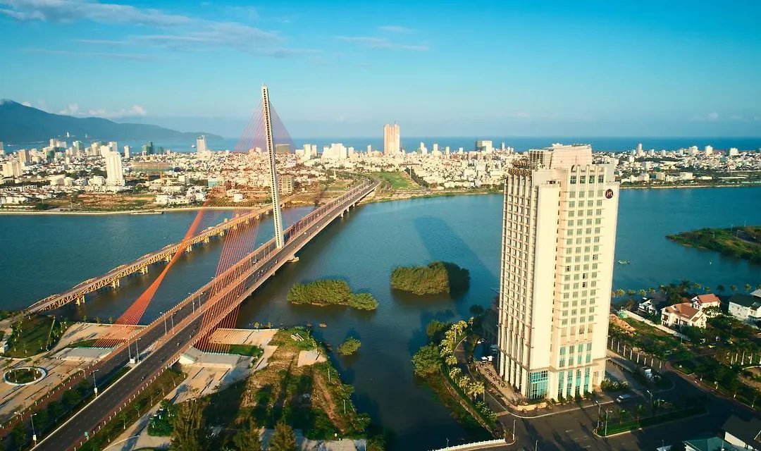 Grand Mercure Danang - 10 Minutes To Airport & 200M To Bach Dang Walking Street-1
