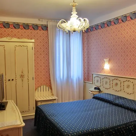 Hotel Diana-2