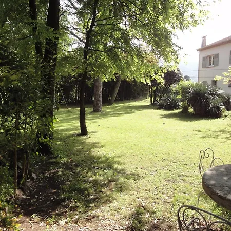 Hotel du Bosquet-2
