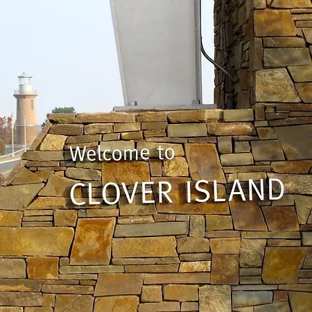 Clover Island Inn-2