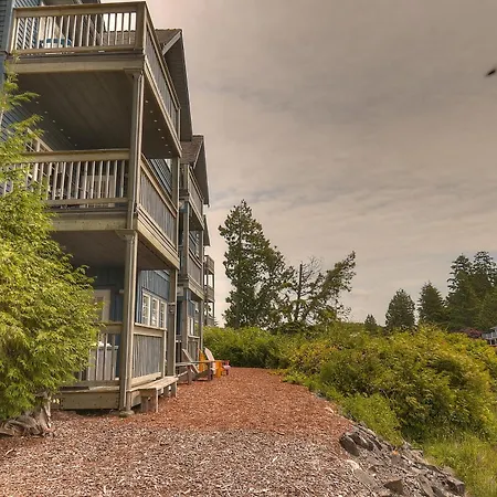 Waters Edge Shoreside Suites-3