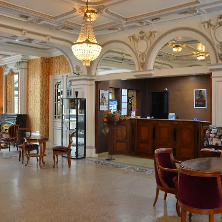 The Originals Boutique, Hotel Terminus, Bourg-En-Bresse Gare-3