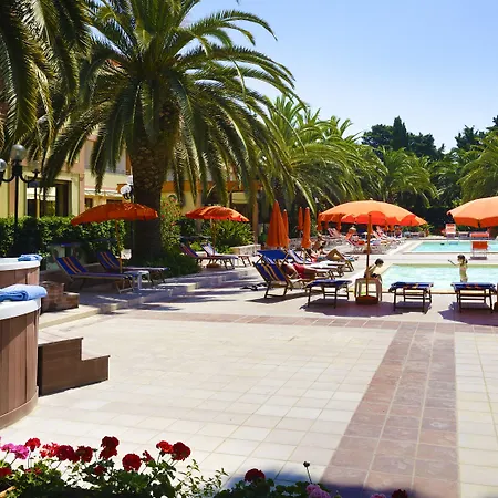 Hotel Oasis-2