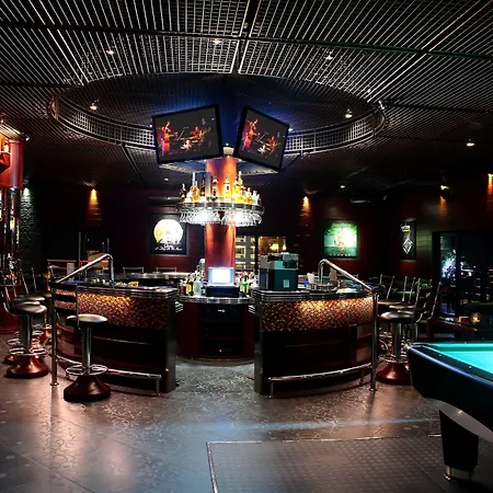 Queens Hotel Angeles City-2