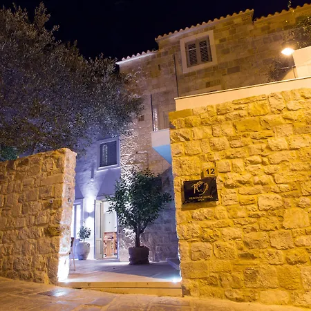 Heritage Hotel 19-3