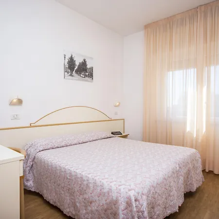 Hotel Silvia-3