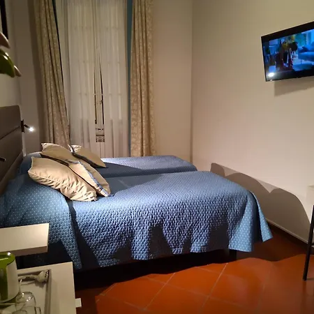 Hotel Tourist House-2
