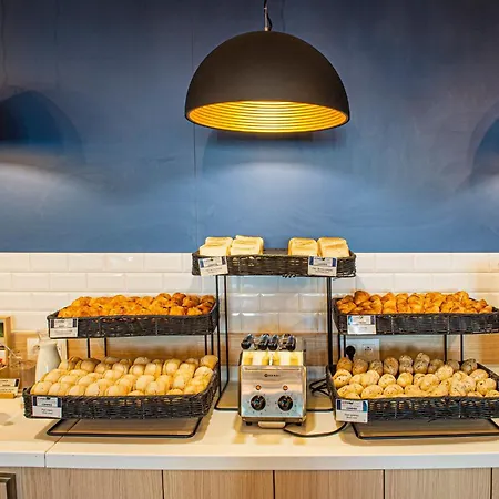 Holiday Inn Express Paris-Canal De La Villette By Ihg-3