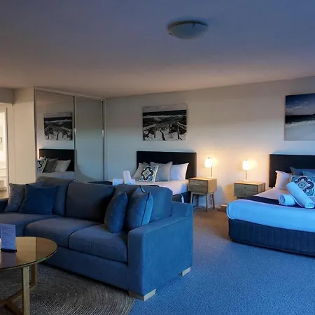 Albacore Apartments-3