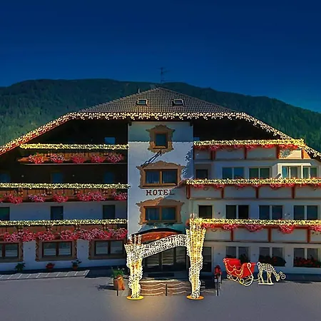 Hotel Kronplatzer Hof-2