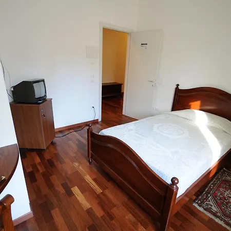 Guest House Domus Urbino-3