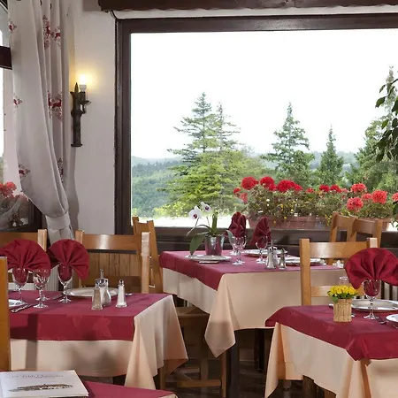 La Petite Chaumiere-3