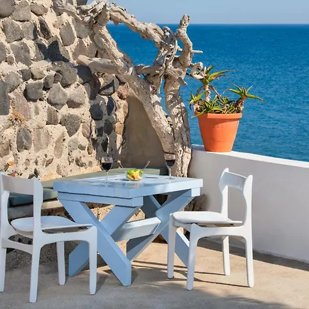 Akrotiri Hotel-3