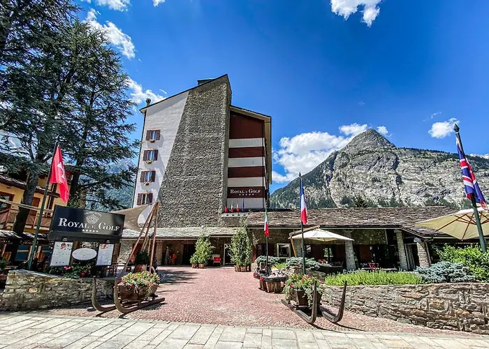 Pets Allowed Hotel Grand Royal E Golf