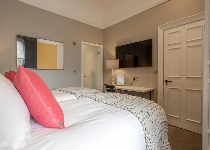 Trip to College No1 s & Bedrooms St Andrews - St Mary'S