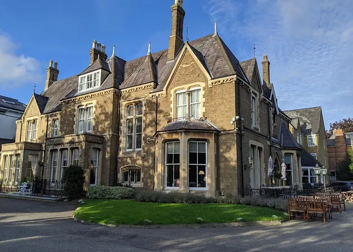 Cotswold Lodge