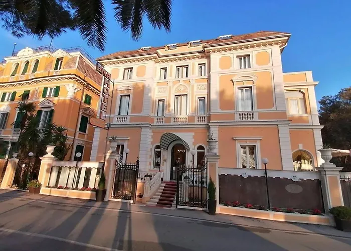 Ena Hotel