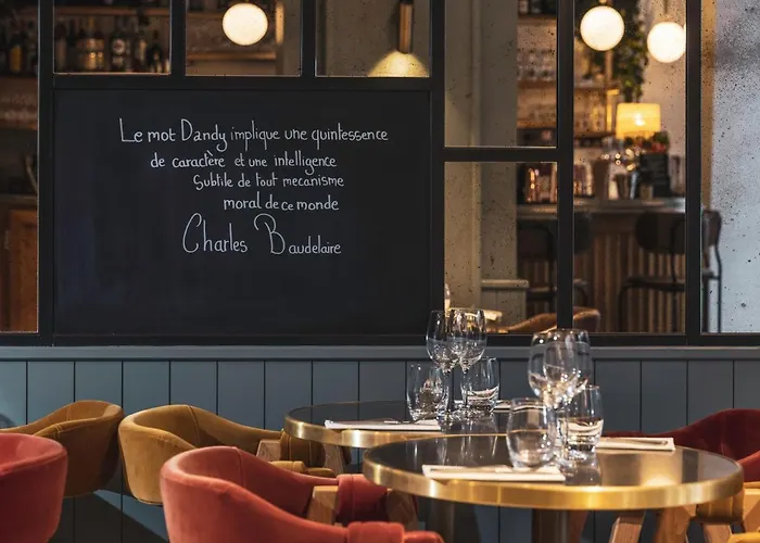 Hôtel accueillant les animaux: Love Hotel Avec Nuit Insolite Au Dandy Et Jacuzzi Privatise (Adults Only)
