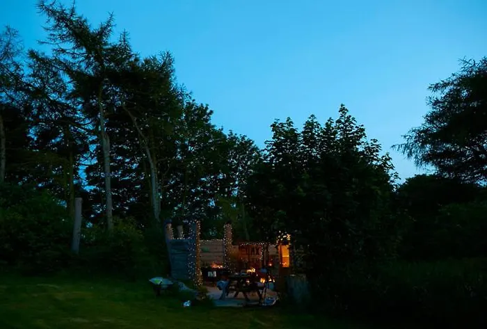 Campsite: Pinewood Park - Tipis, Hot Tubs And Lodges