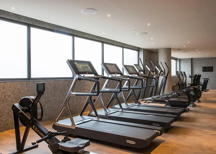 Luxury hotel only: Grand Hyatt Barcelona