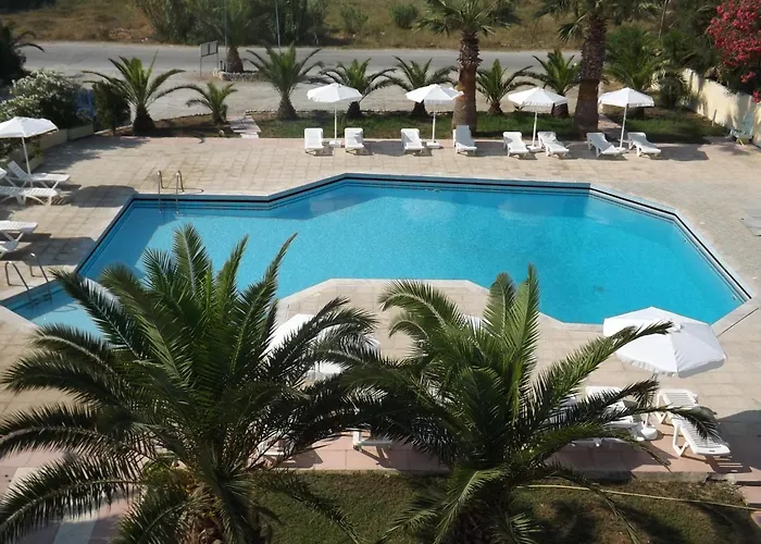 Hotel met zwembad: Leonidas Hotel & Studios