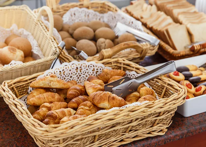 Central hotel: Athena Hotel