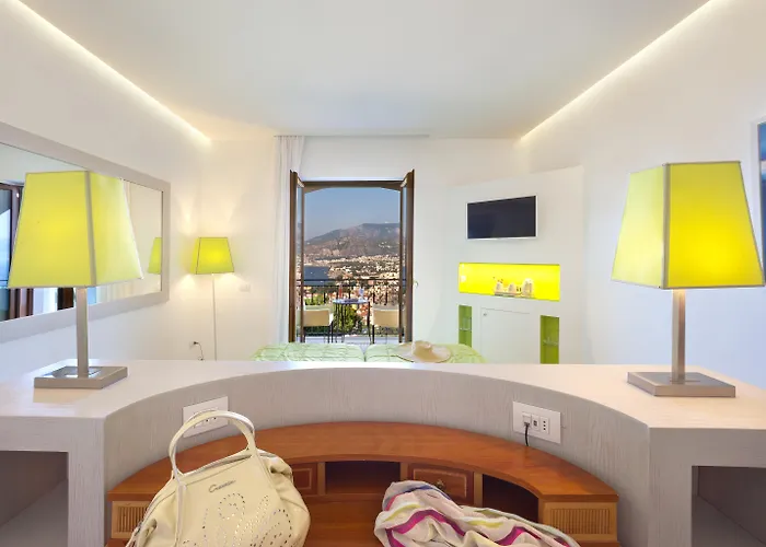 Luxury hotel only: Grand Hotel President