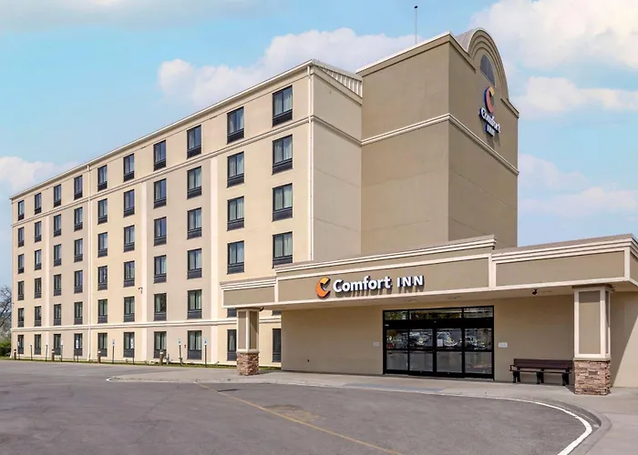 Cheap hotel: Comfort Inn The Pointe