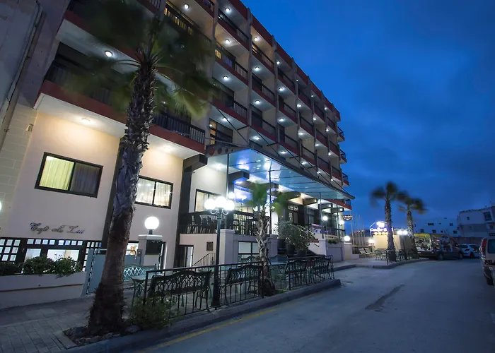 Hotel com piscina: Canifor Hotel