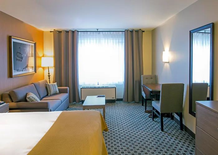 Golf hotel: Holiday Inn Express & Suites Tremblant By Ihg