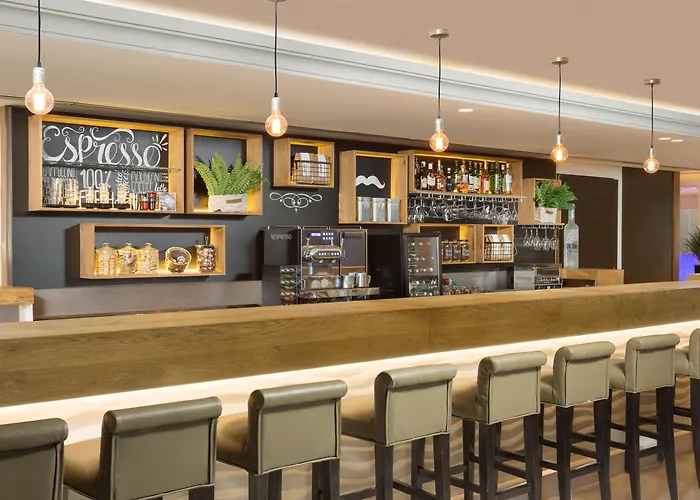 Beach Hotels Carlton Tel Aviv - Luxury On The Beach