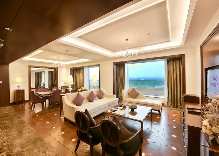 5 star hotels Crowne Plaza Kochi By Ihg