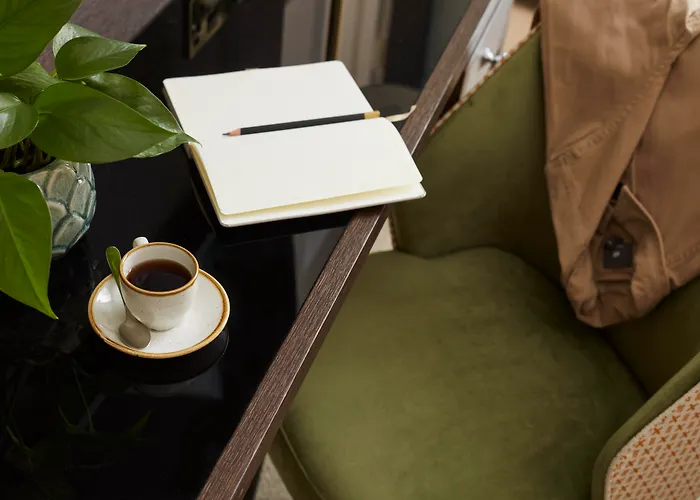 The Clermont London, Victoria