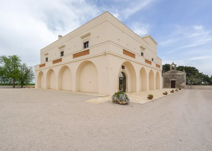 Hot Tub in Room Masseria Fontana Di Vite