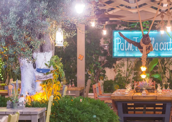 Beach Hotels Flamingo & Spa - Pet Friendly