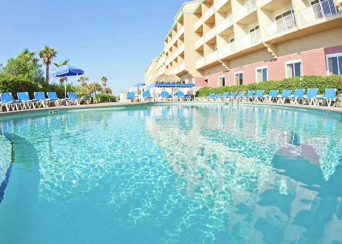 Hotel: Hampton Inn Pensacola Beach
