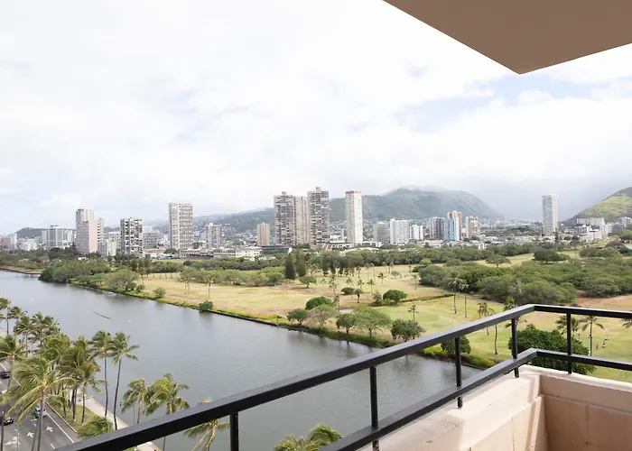  Wayfinder Waikiki - Voted Top 10 Best s In Hawaii!