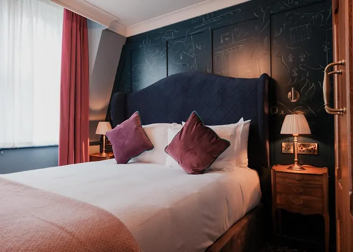 Family Hotel: The Sanctuary House Hotel