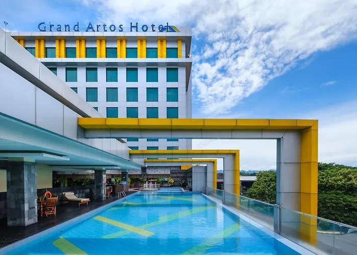Grand Artos & Convention