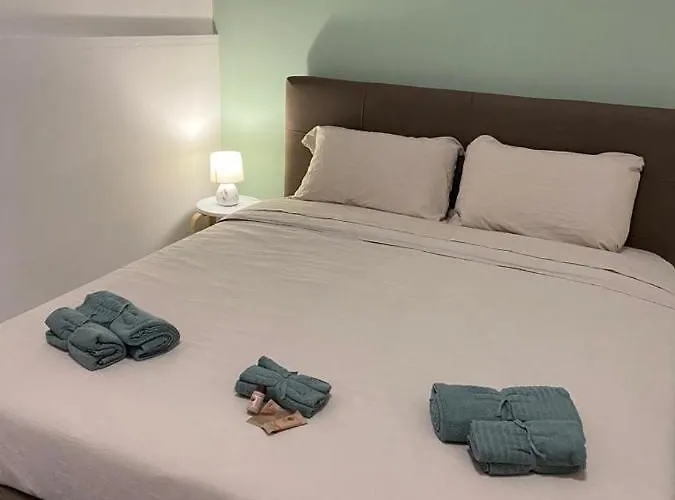 Lavica Airport B&B