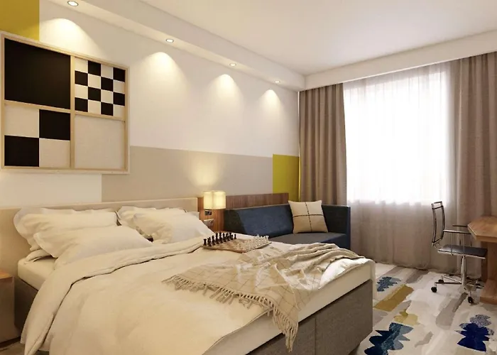 Hotel with Tennis: Ibis Styles Warszawa Airport