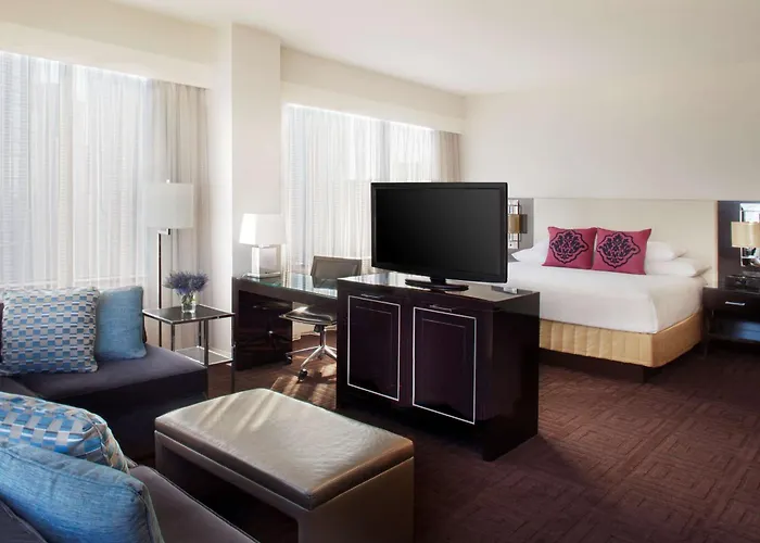 Hotel with Tennis: Hyatt Regency New Orleans