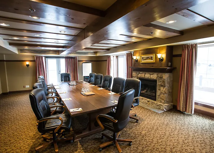 Golf hotel: Holiday Inn Express & Suites Tremblant By Ihg